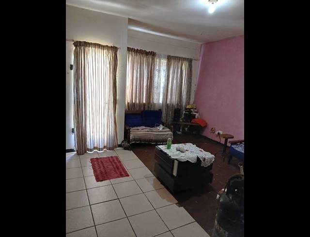 2 BEDROOM DUPLEX FOR SALE IN SIDWELL